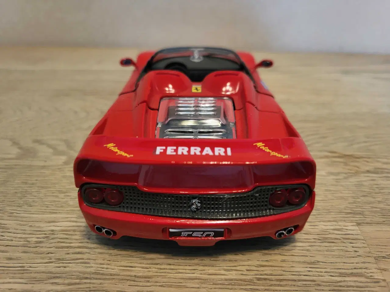 Billede 3 - Modelbil: FERRARI F50 1995.  Skala 1/24.
