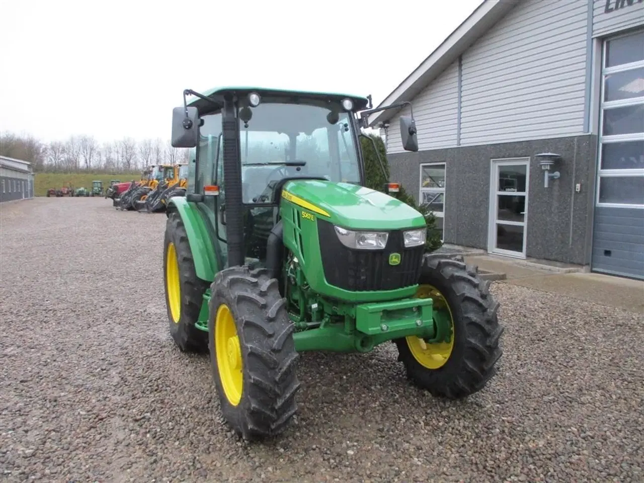 Billede 17 - John Deere 5067E  med koblings frit vendergear ved rattet og 40kmt gearkasse