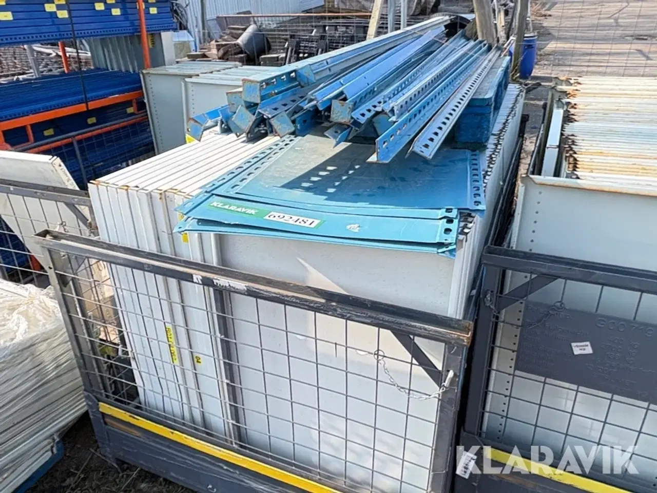 Billede 1 - Hylder: 80 styk Gavl stolper 28 styk,  endeplader 7 styk