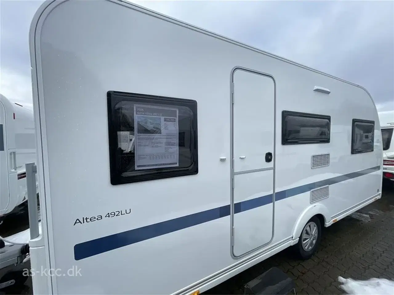 Billede 1 - 2026 - Adria Altea 492 LU   Adria Altea 492 LU årg. 2026 med enkeltsenge og udtræk. 5 sovepladser, 4 siddepladser. Glasfiber tag, sider, forende og bagende