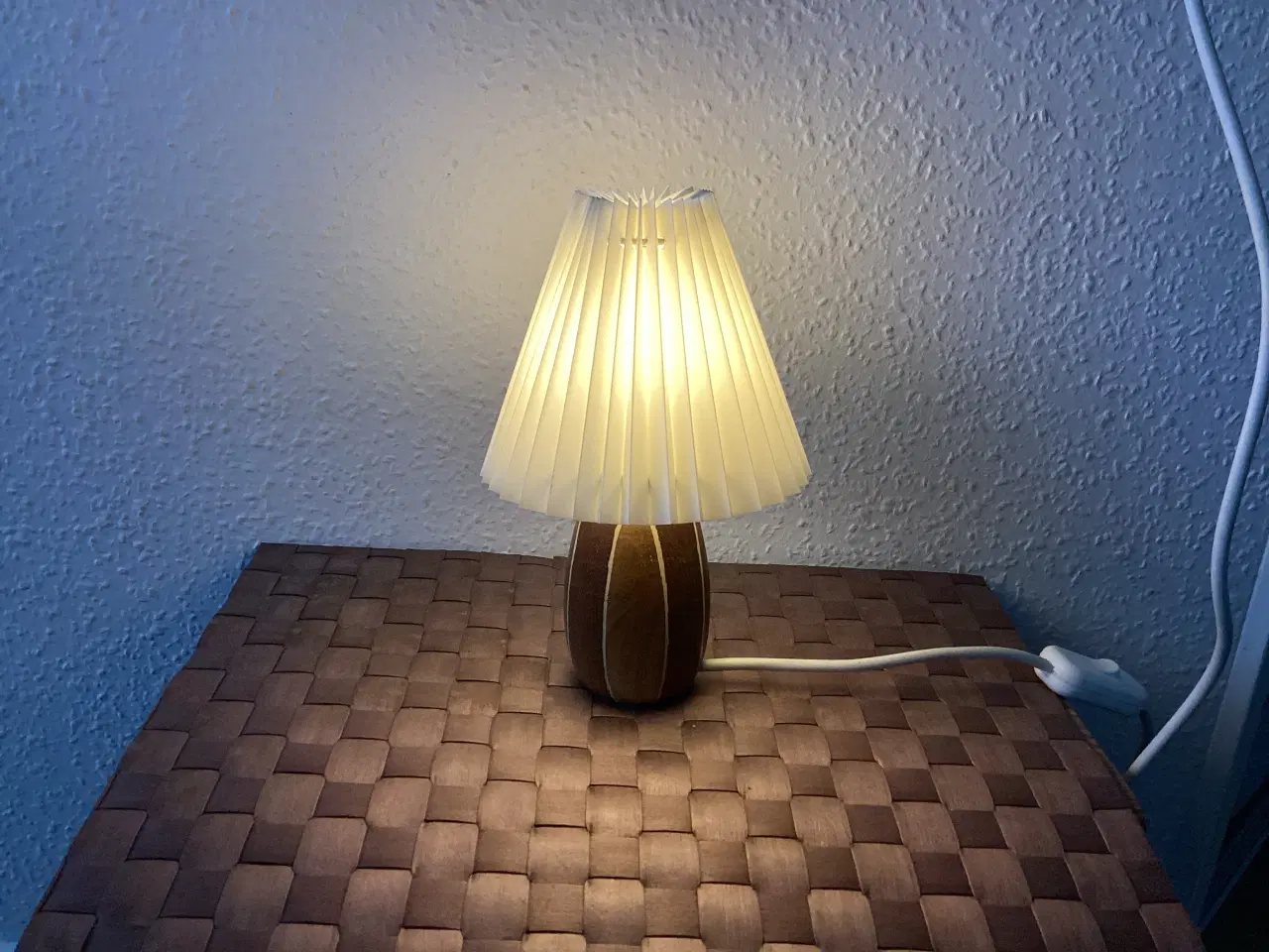 Billede 2 - Lille teak bordlampe