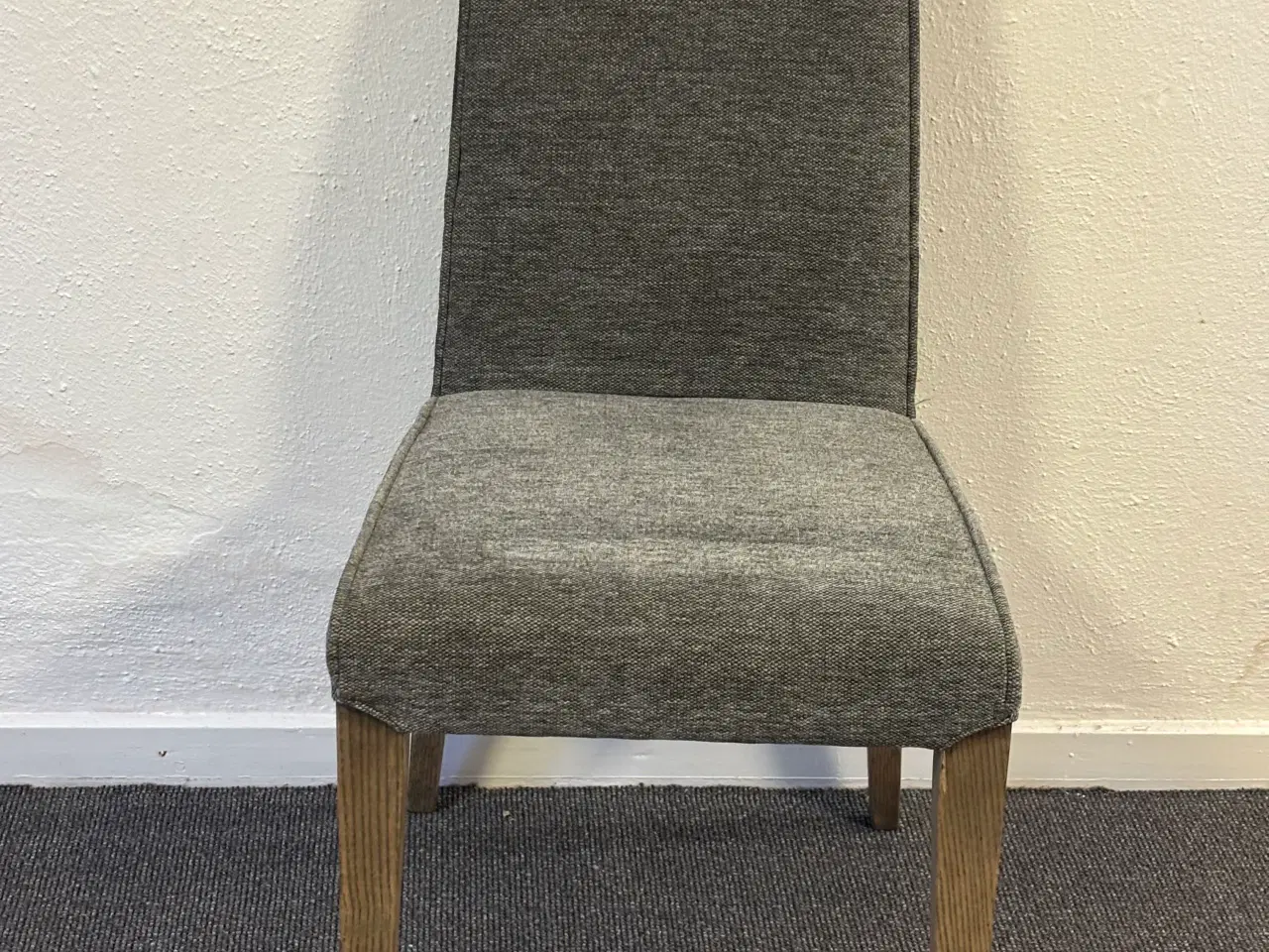 Billede 1 - Næsten nye stole