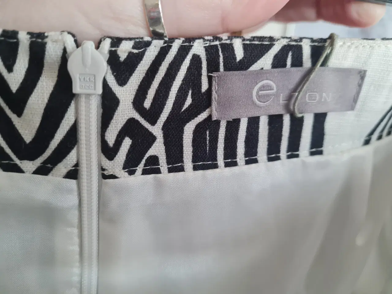 Billede 3 - Ny kort nederdel str 42 fra Elton 