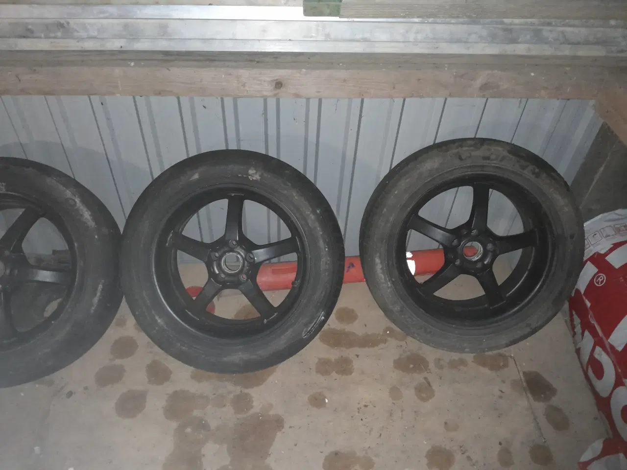 Billede 3 - Vi sælger overflødige dæk til en wv caddy