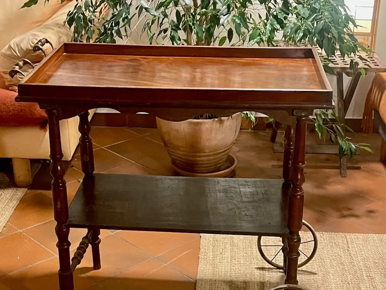 Billede 3 - ÆGTE VINTAGE SERVERINGSVOGN. NU NEDSAT!