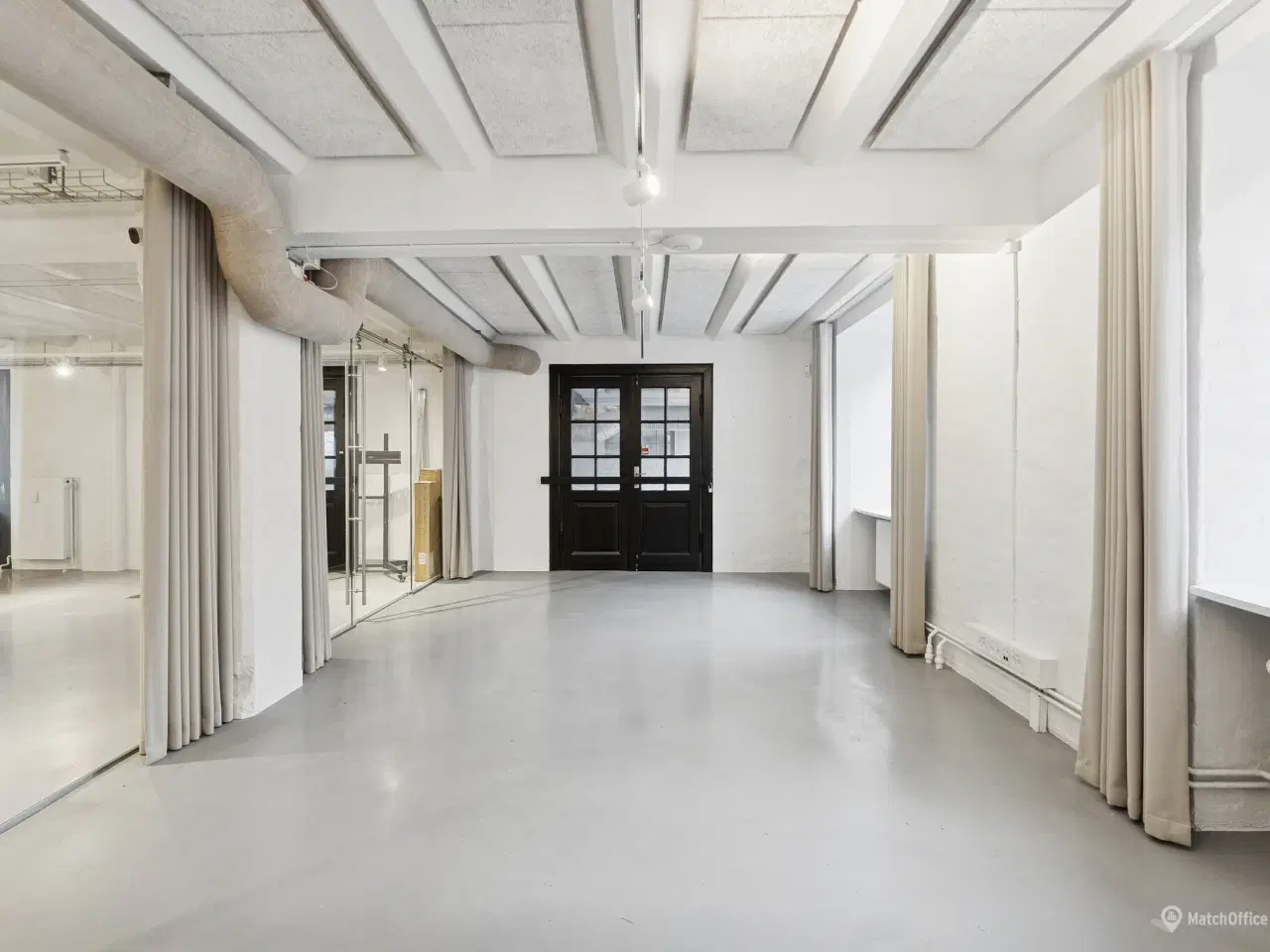 Billede 2 - Kontorlejemål i stueetage med rå og industriel stil - tæt på Islands Brygge metrostation.