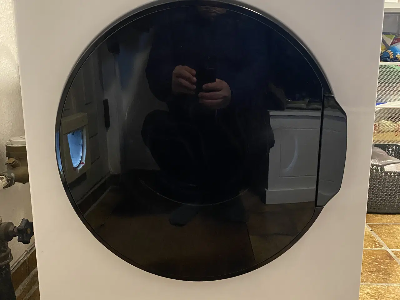 Billede 2 - Tørretumbleren : vaskemaskinen 