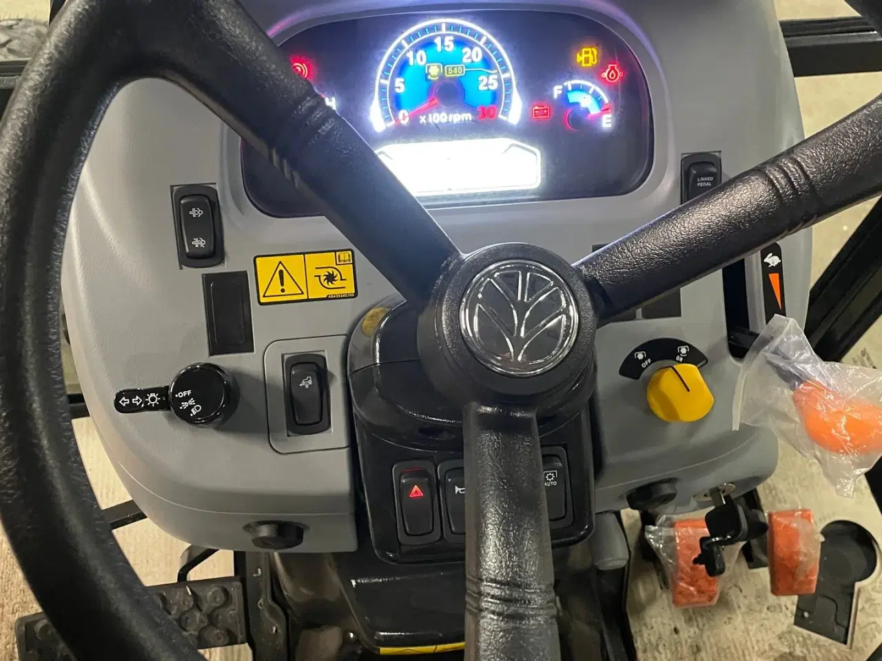 Billede 6 - New Holland BOOMER 40 HST Inkl. Vinterpakke