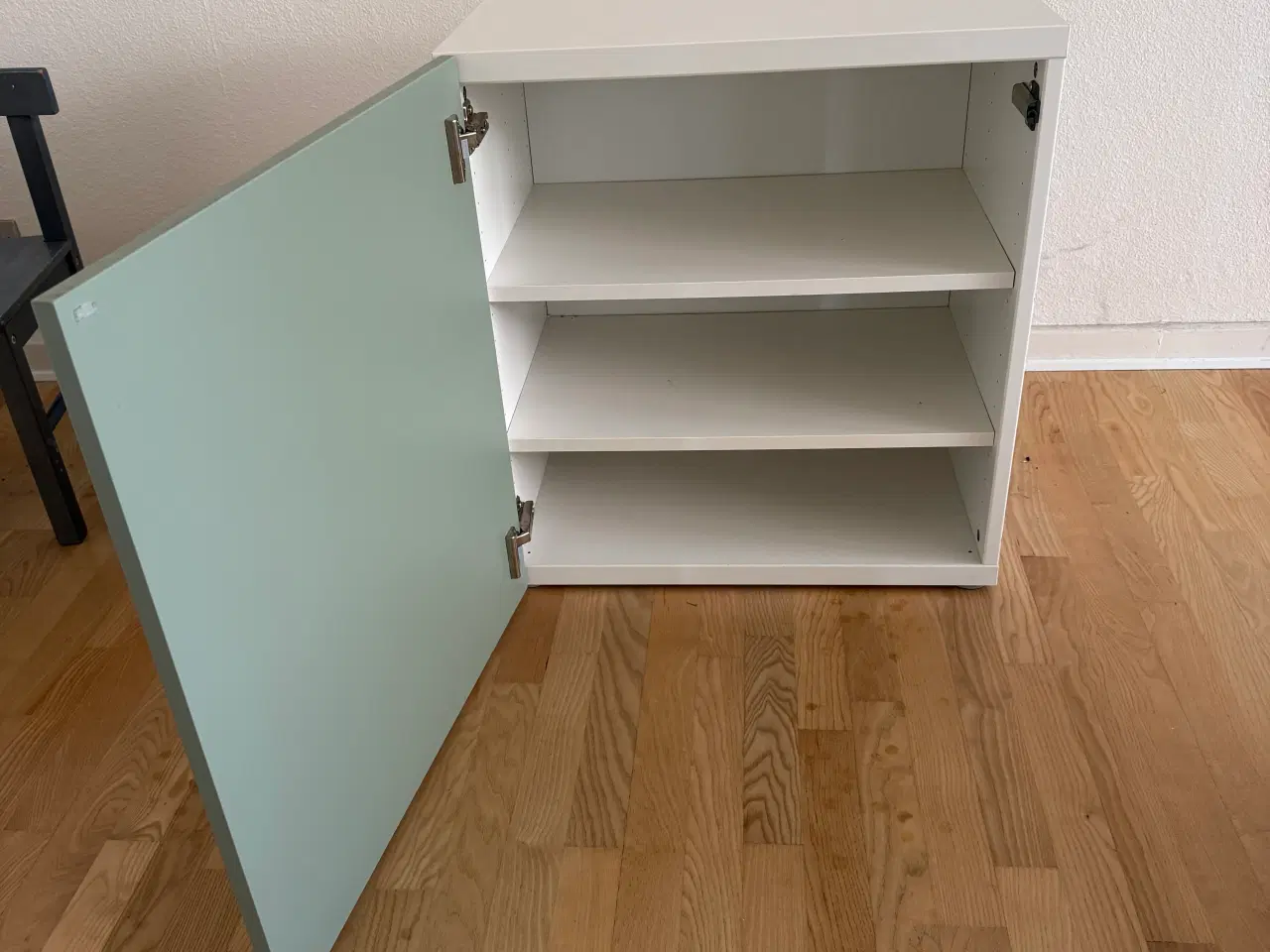 Billede 3 - Bestå reol med låge