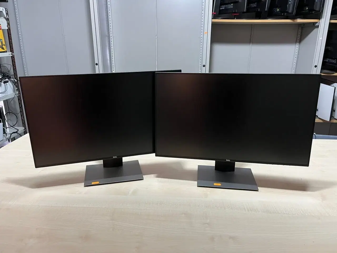 Billede 1 - 2 stk. 24" monitor, DELL U2421HE