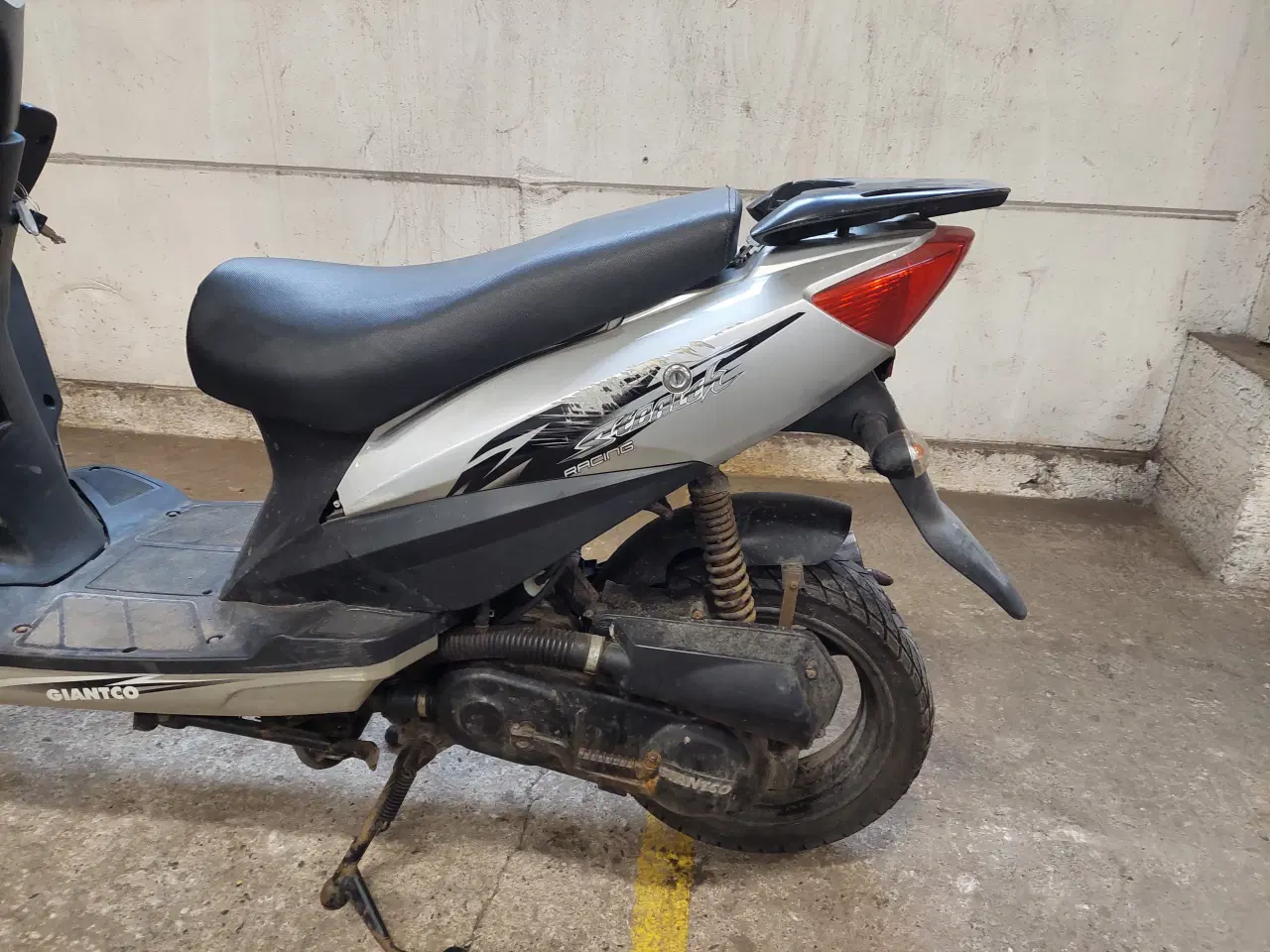 Billede 4 - Giantco Stealth, lille knallert årg 2008