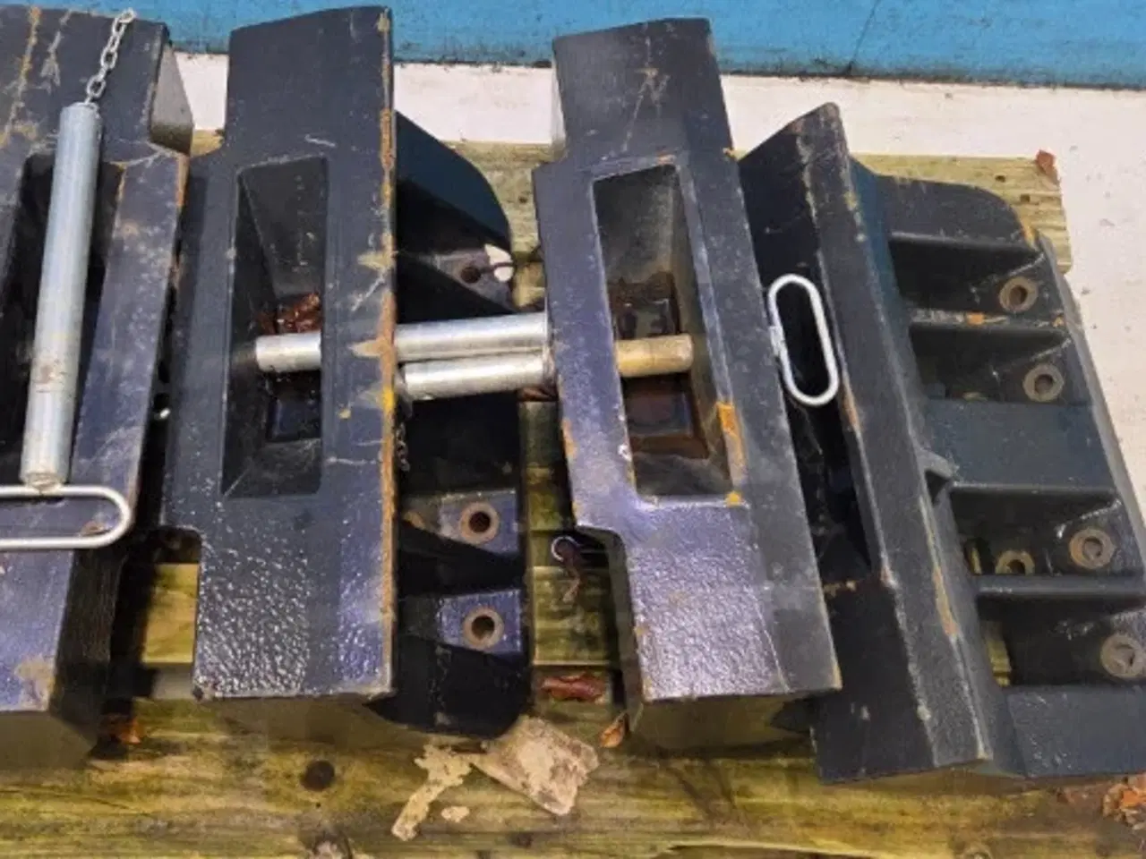 Billede 12 - Case Maxxum 145 Frontvægt Holder 82031499  (5 Stk)