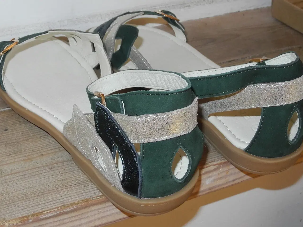 Billede 5 - Helt nye grønne og sølvfarvede En Fant sandaler