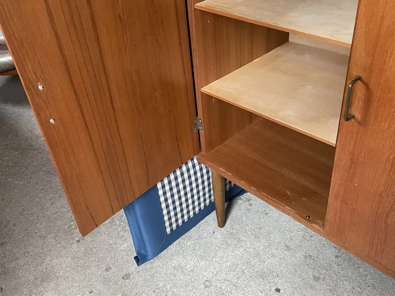 Billede 2 - Teak skab designet af Hans Olsen