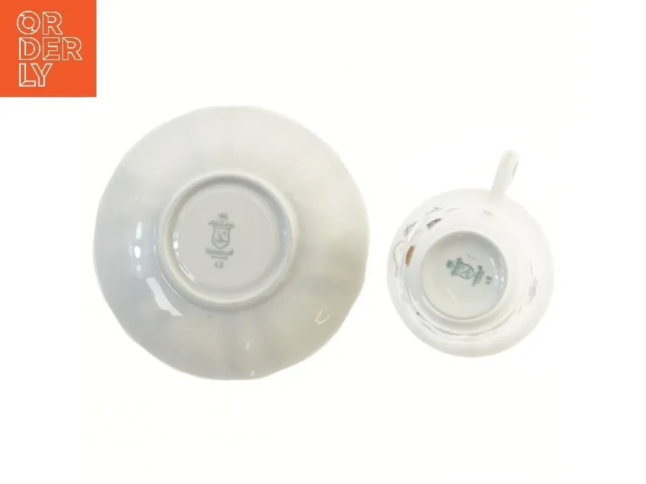 Billede 2 - Smuk Tekop med underkop med blomsterdesign (str. Ø 14 og 7xØ 8 cm)