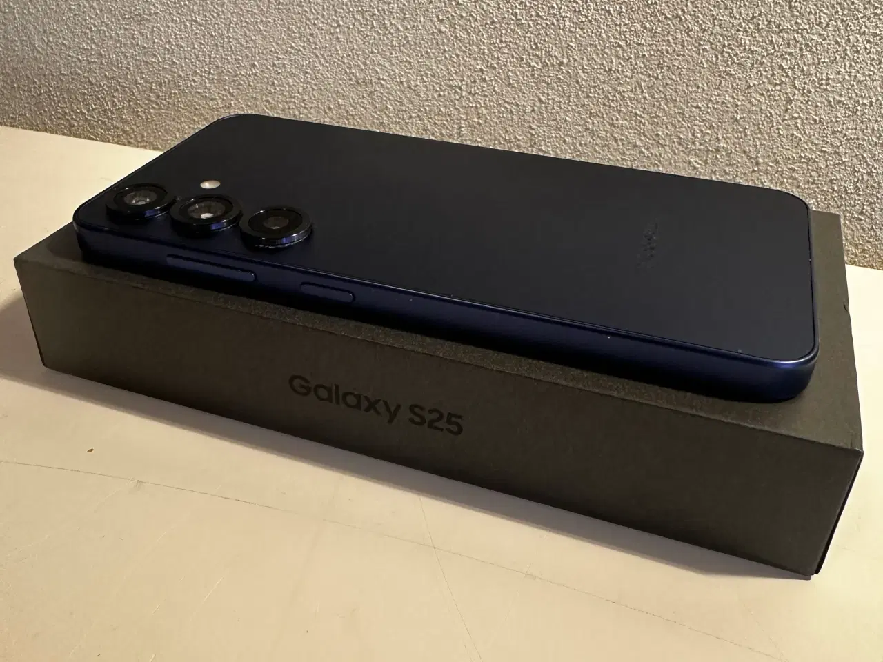 Billede 4 - Samsung Galaxy S25 Navy Blue(panserglas, garanti)