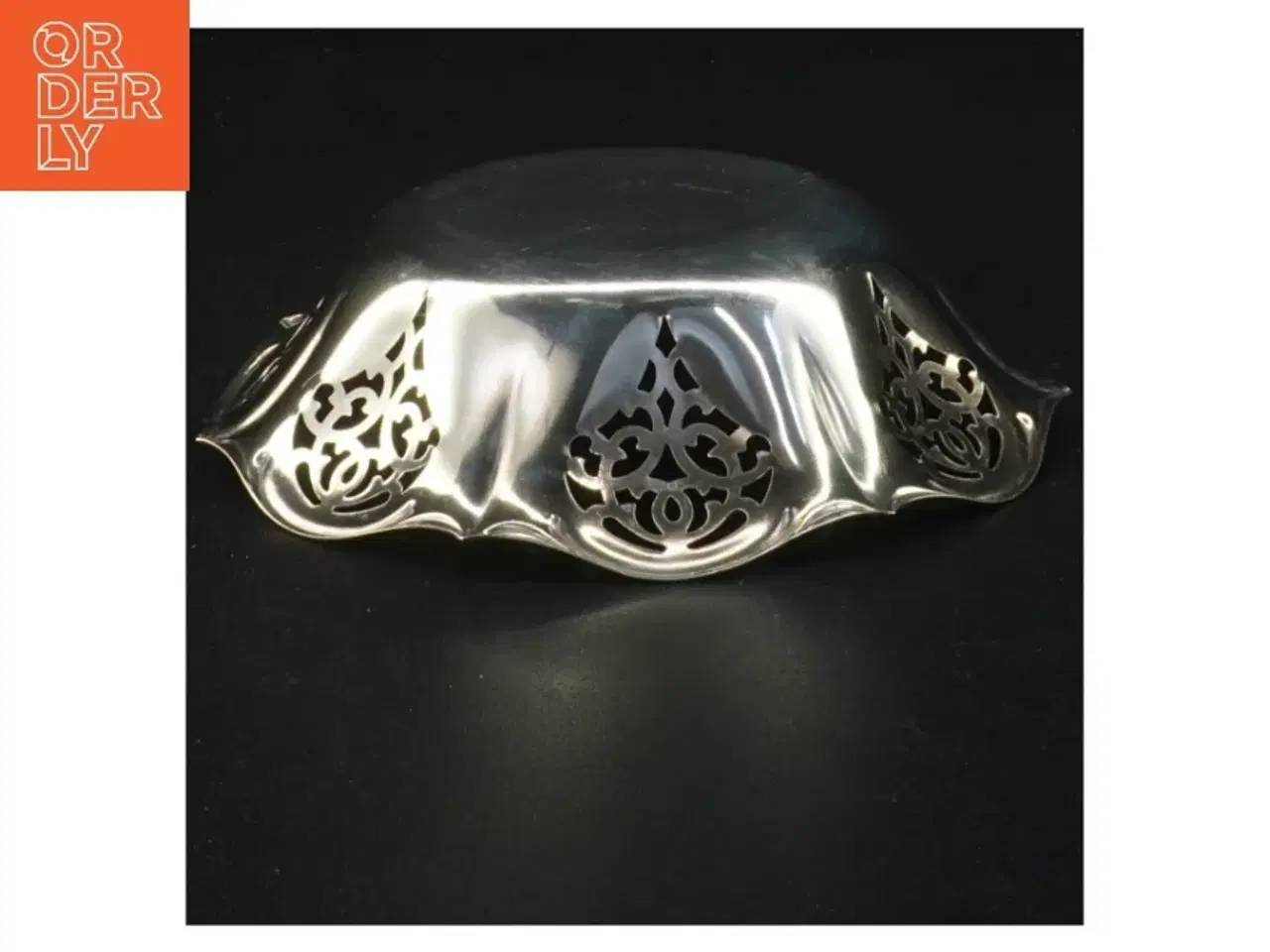 Billede 2 - Sølvfarvet metal bakke (str. 15 x 4 cm)