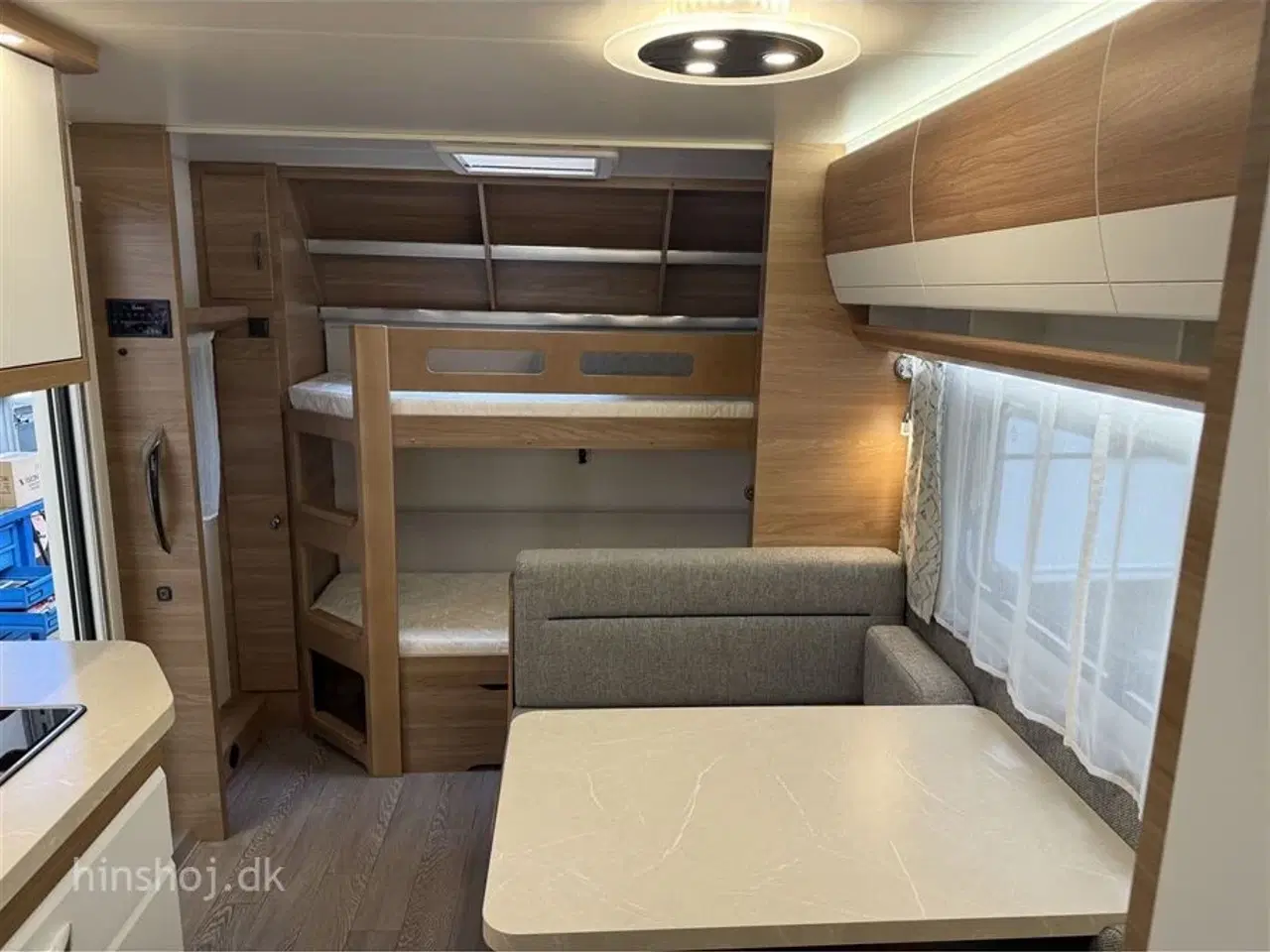Billede 2 - 2023 - Hobby De Luxe 540 KMFe   Dejlig køjevogn med 2 køjer og dobbeltseng fra Hinshøj Caravan A/S