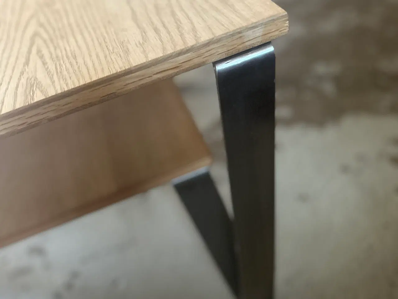 Billede 4 - Sofabord i egetræ med metal ben