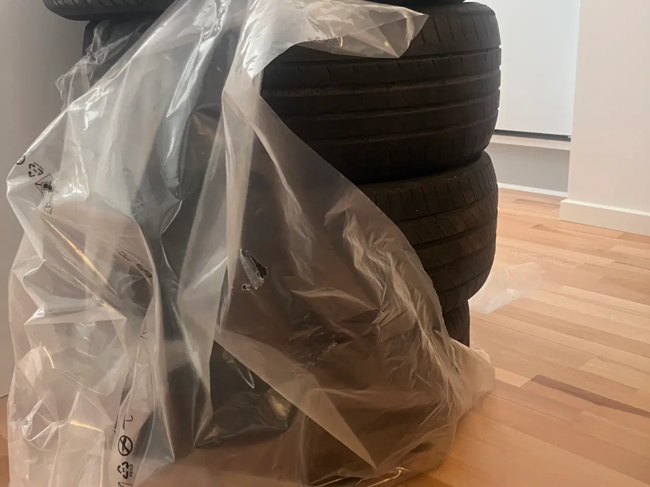 Billede 3 - Michelins Sommerdæk 215/55R 17 94 V