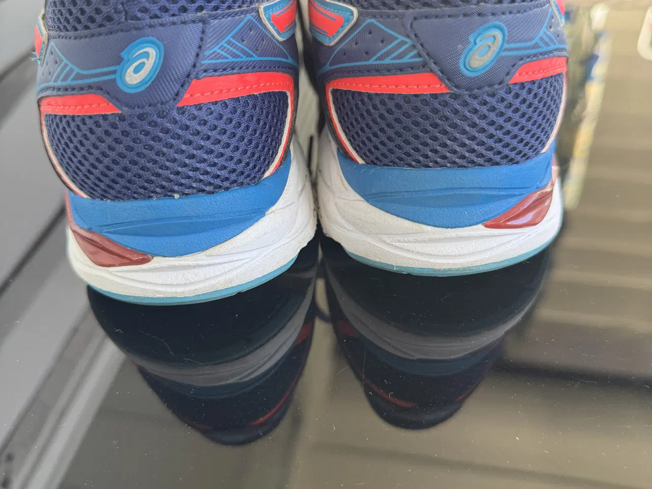 Billede 2 - ASICS løbesko str 39