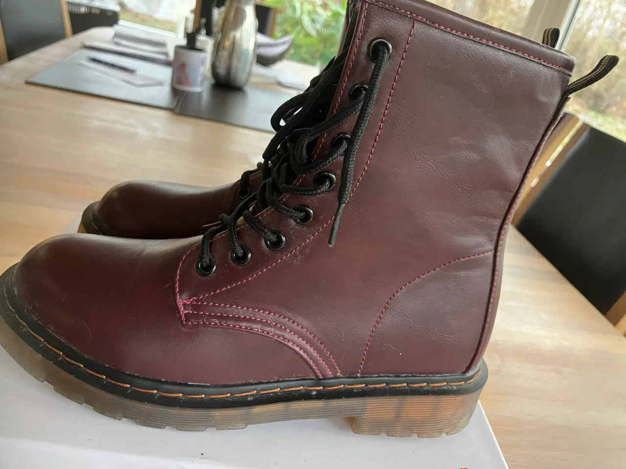 Billede 1 - Damestøvler str.39 nye.