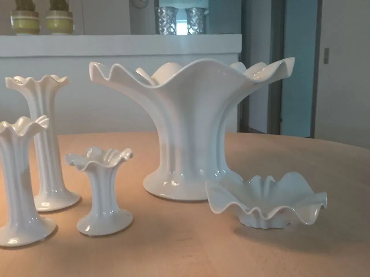 Billede 1 - Porcelæns bordfad, lysestager og lille f