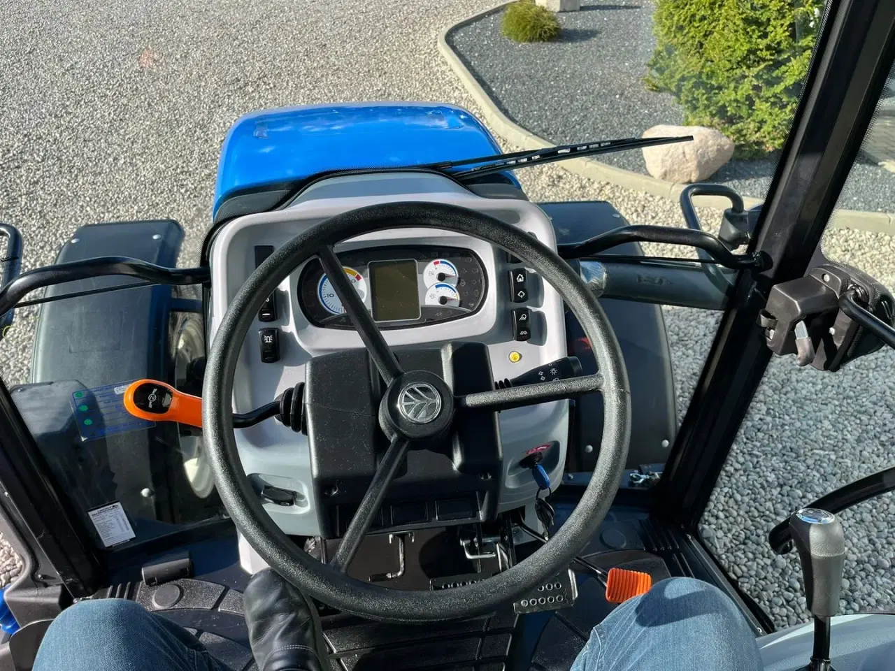 Billede 8 - New Holland T5.90S Med vendergear ved rettet og krybegear.