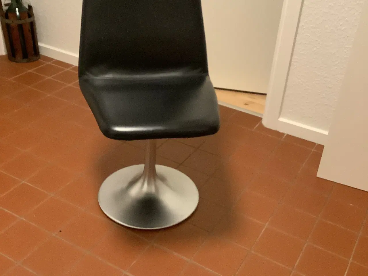 Billede 2 - VIGGEN Spisbordsstole/ konferencestole.