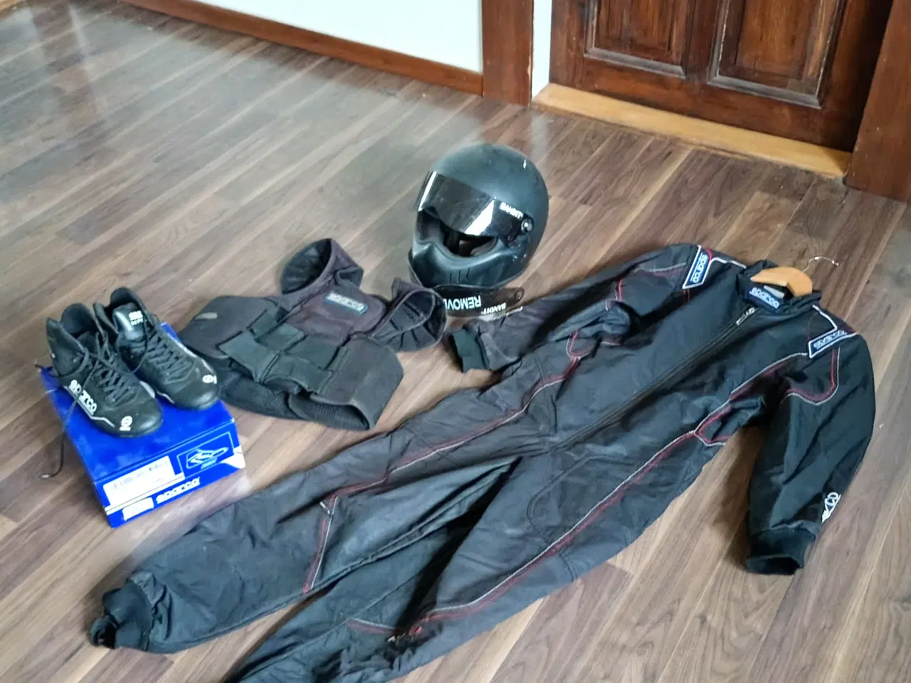 Billede 1 - Gokart beklædning 