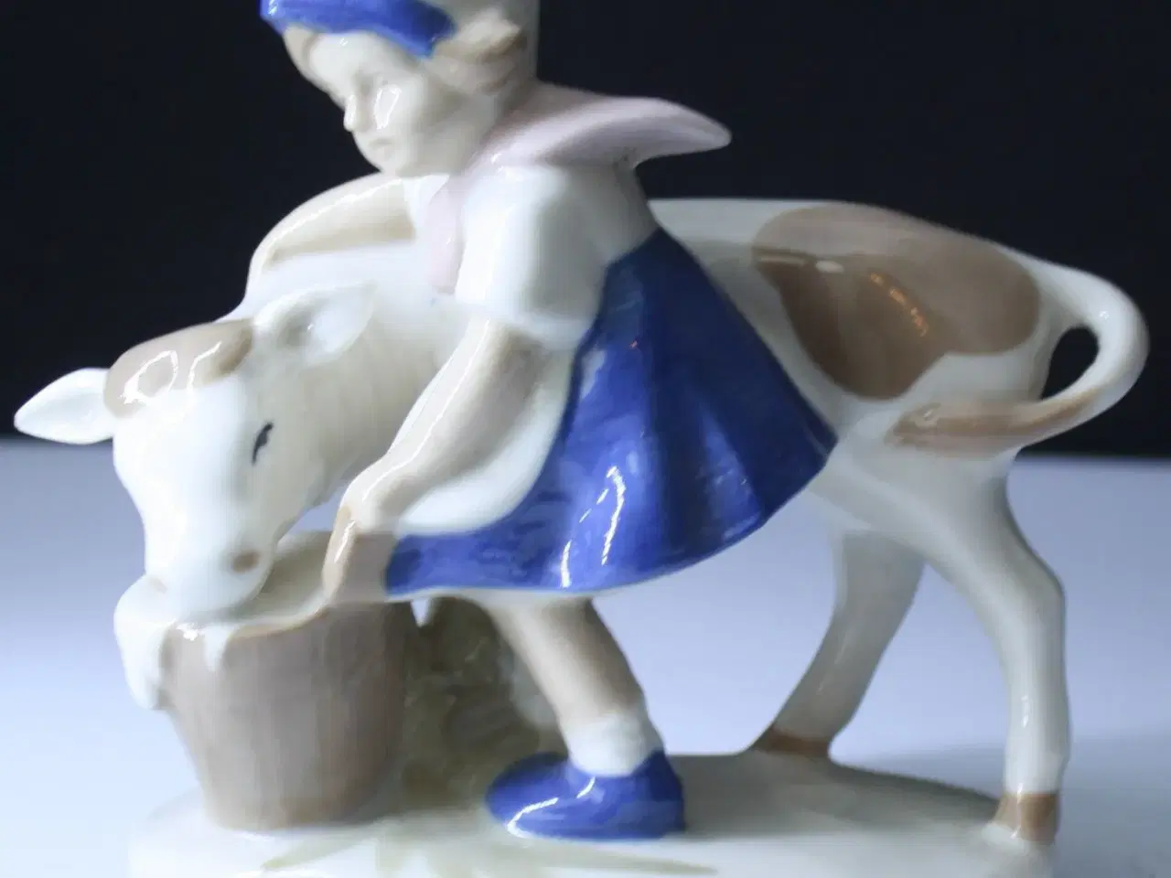 Billede 1 - Porcelæns Figur