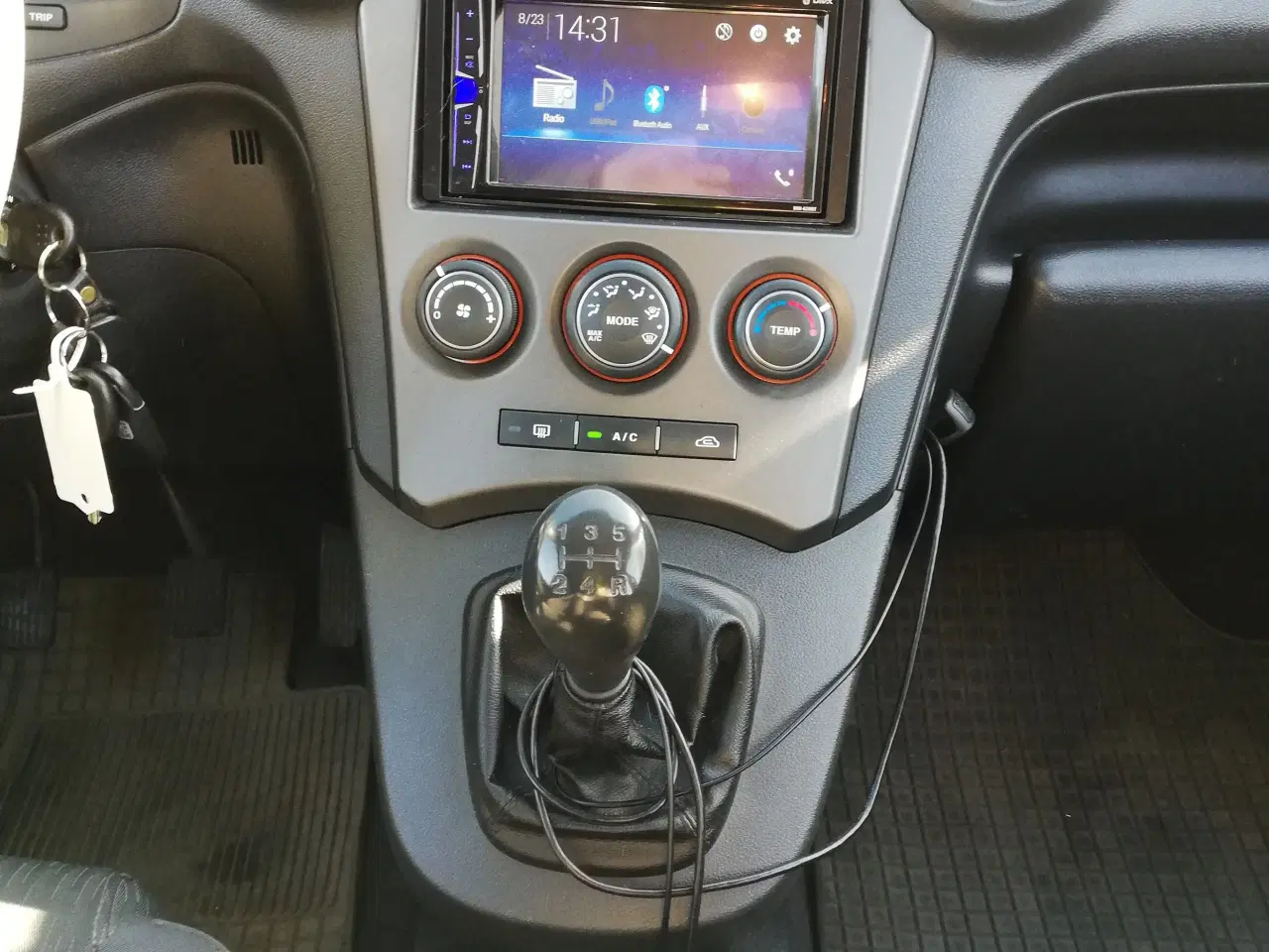 Billede 14 - 7 sæder 236,250km 2,0 144hk med træk/AC