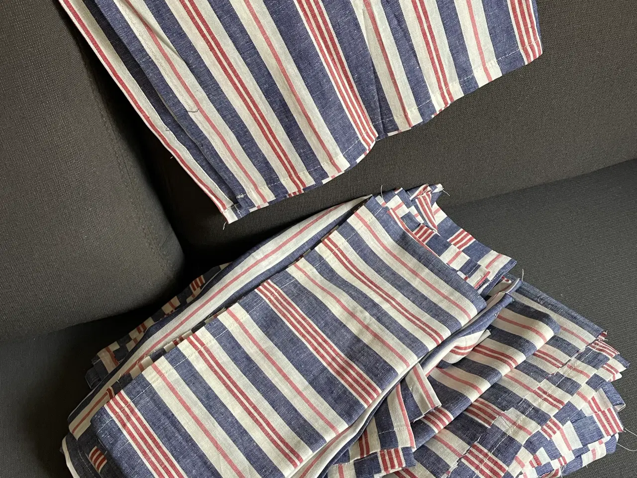 Billede 1 - Gardinerstof fra Ikea