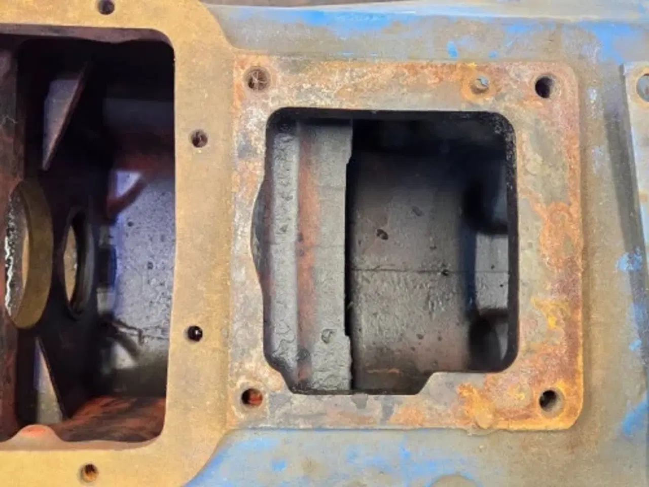 Billede 4 - Ford 8210 Gearkasse Hus E2NN7006EA