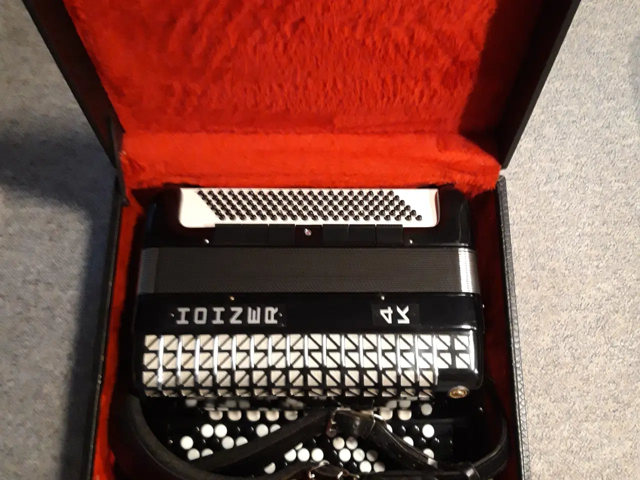 Billede 7 - Sælges :Hohner 4 K knapharmonika.