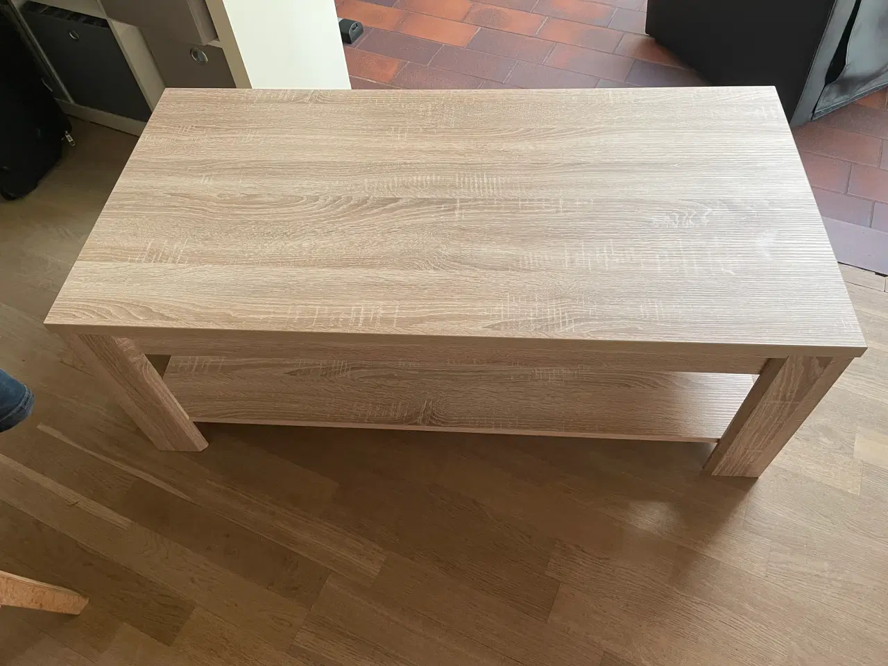 Billede 1 - Sofabord i lyst eg look laminat