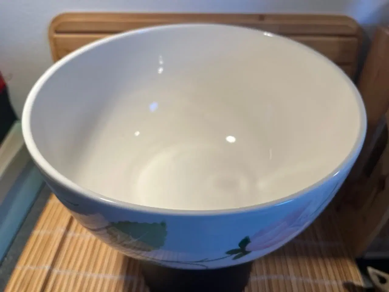 Billede 2 - Smuk, stor håndmalet porcelænsskål fransk landstil