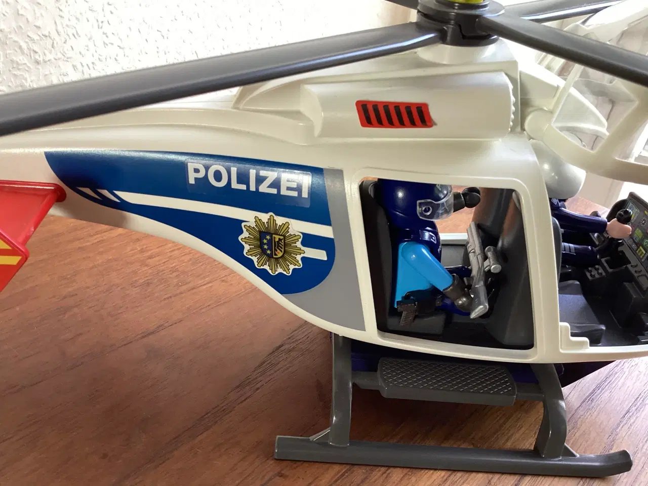 Billede 2 - Politihelikopter med LED lys. Playmobil nr. 6921
