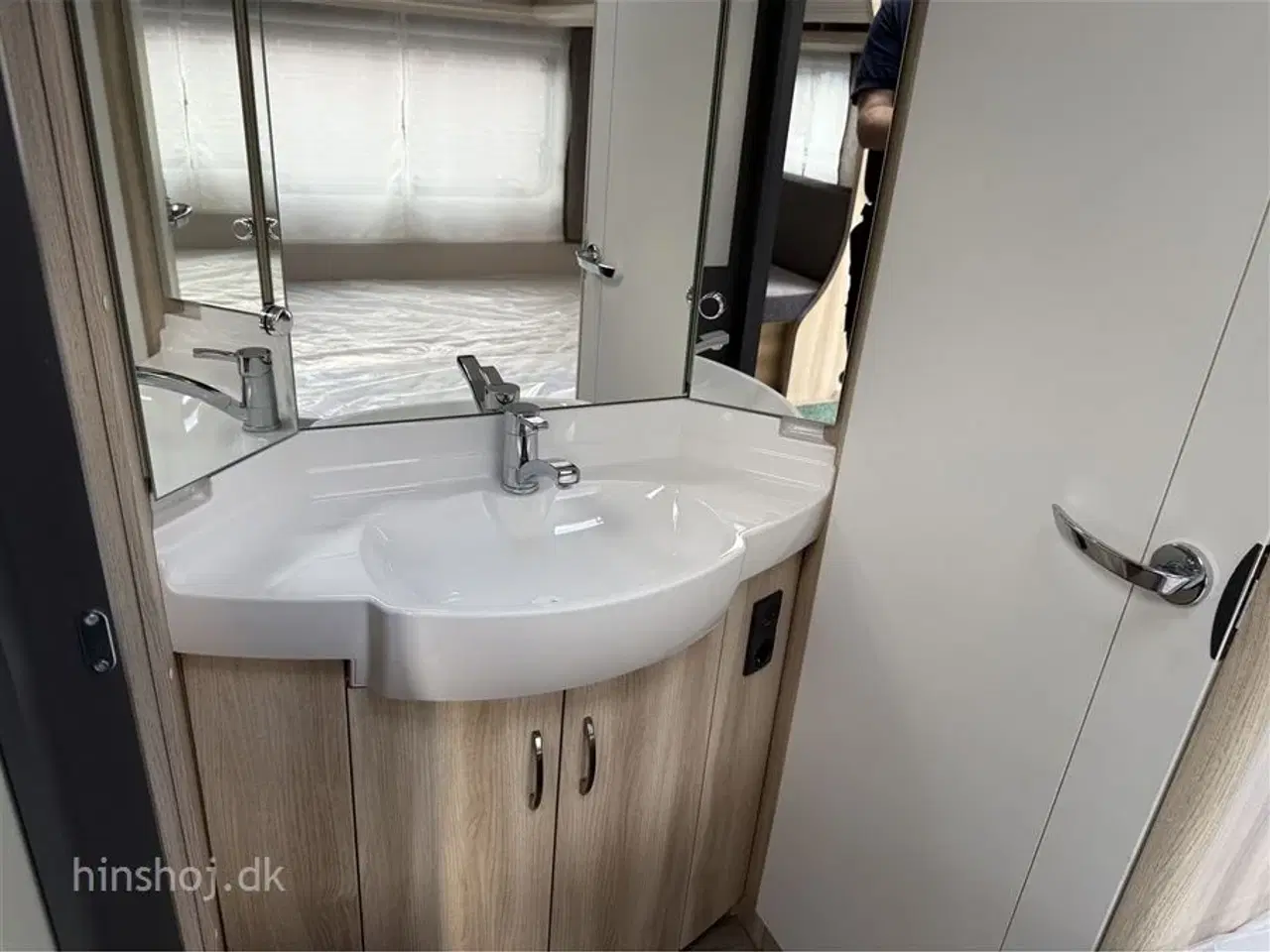 Billede 7 - 2026 - Hobby De Luxe 460 UFe   Dejlig vogn med rundsidegruppe og franskseng fra Hinshøj Caravan A/S