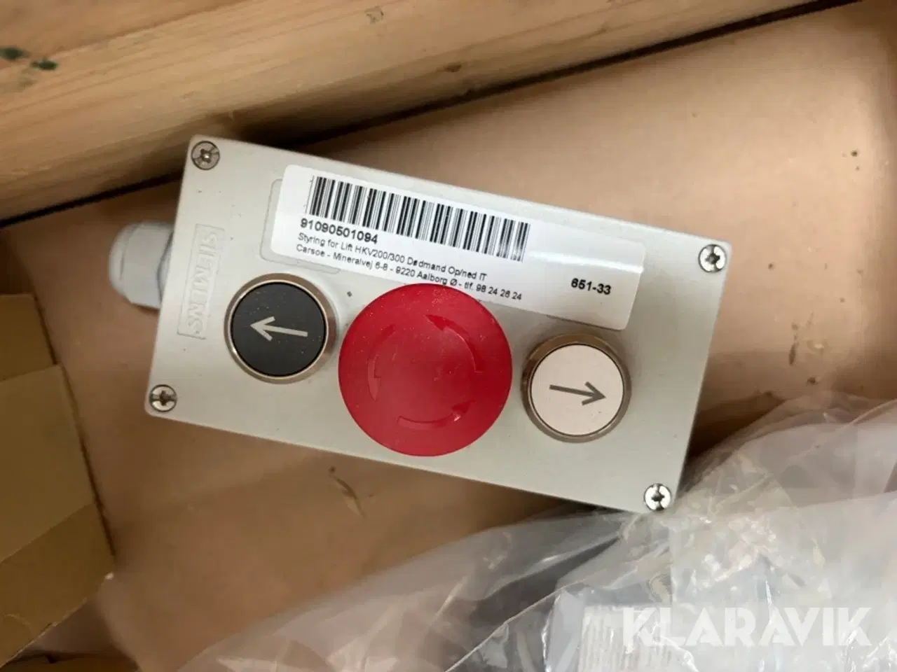 Billede 12 - Lot - invertere, flowtransmitter, controllere og øvrigt - 1 palle
