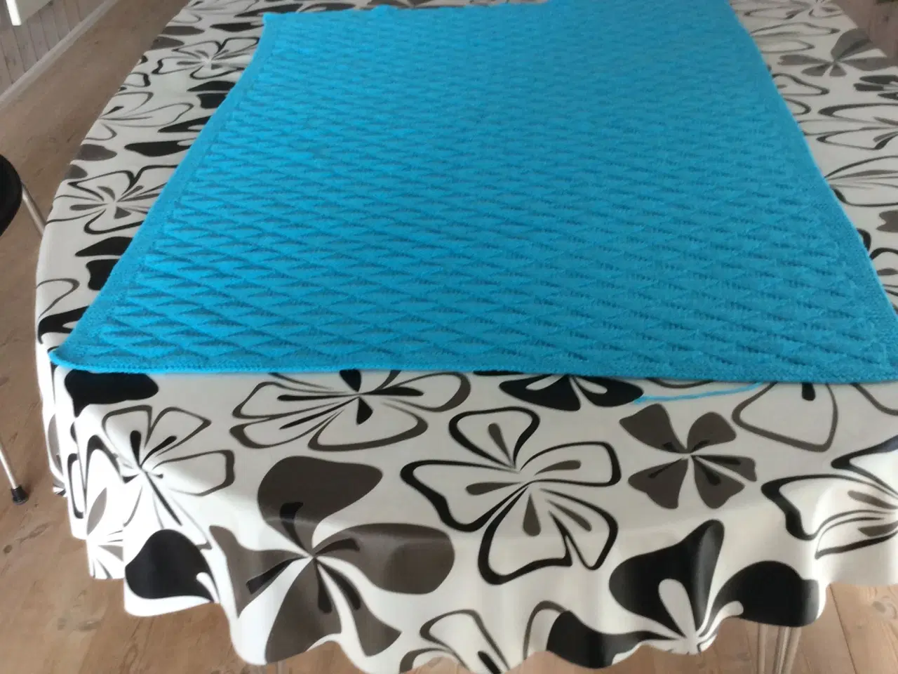 Billede 1 - Ny strikket tæppe/plaid