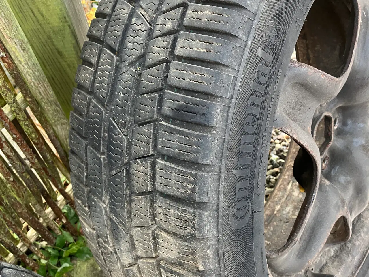 Billede 1 - Vinterdæk 215/50 R17