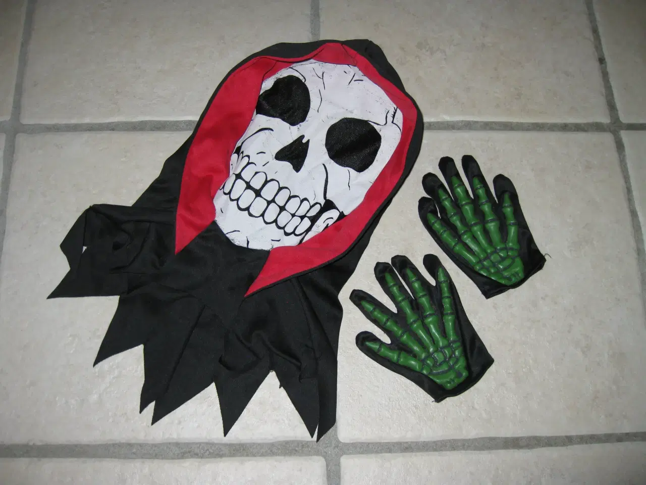 Billede 3 - Udklædning: Skelet/dødningehoved maske