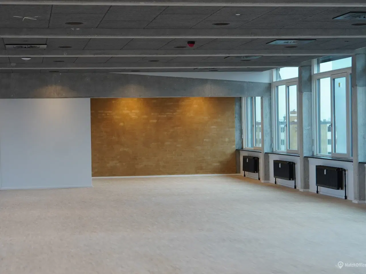 Billede 1 - Penthousekontor med nyistandsatte rammer i hjertet af Herlev