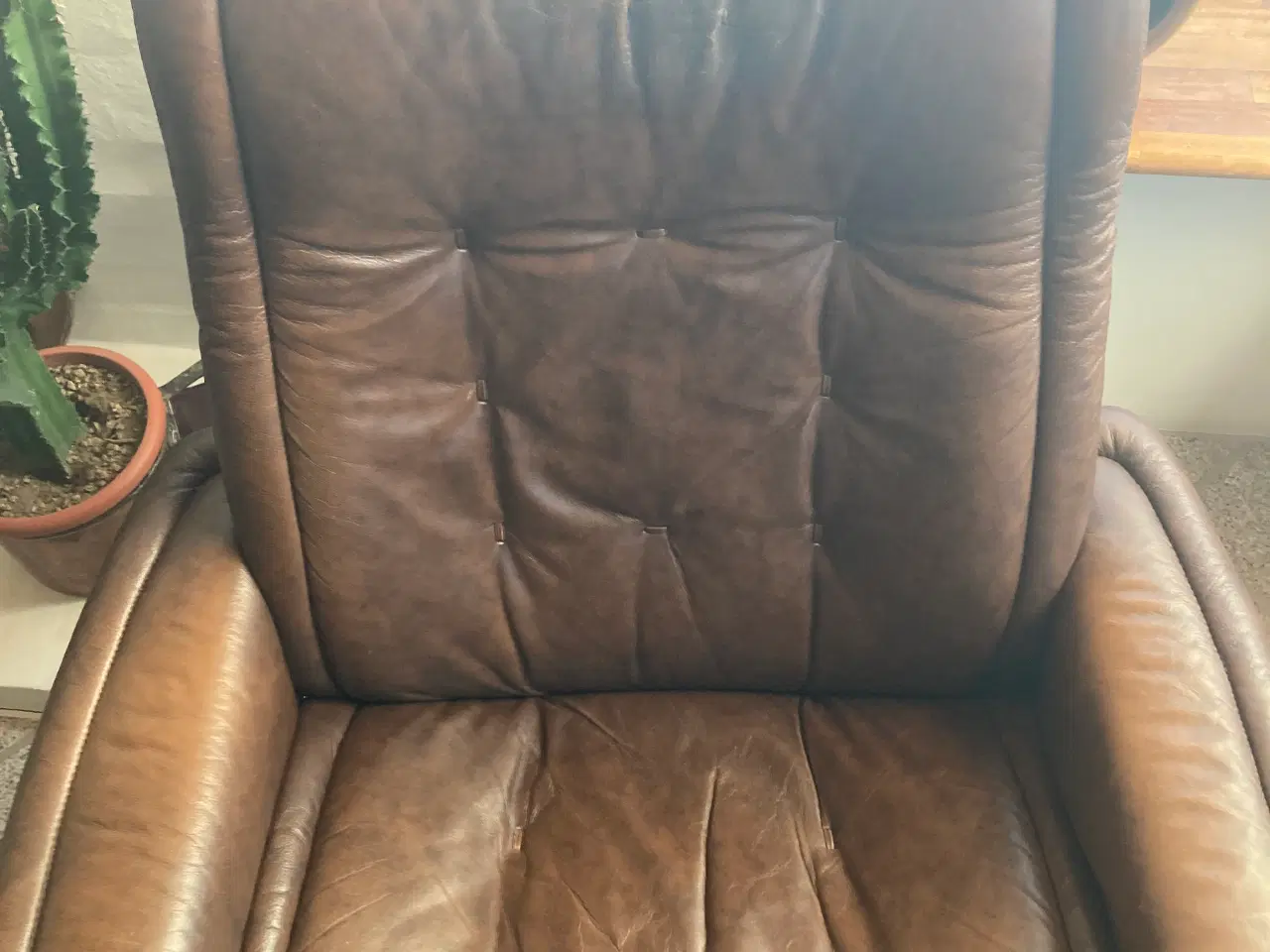 Billede 4 - VStressless vippe lænestol i brunt læder 
