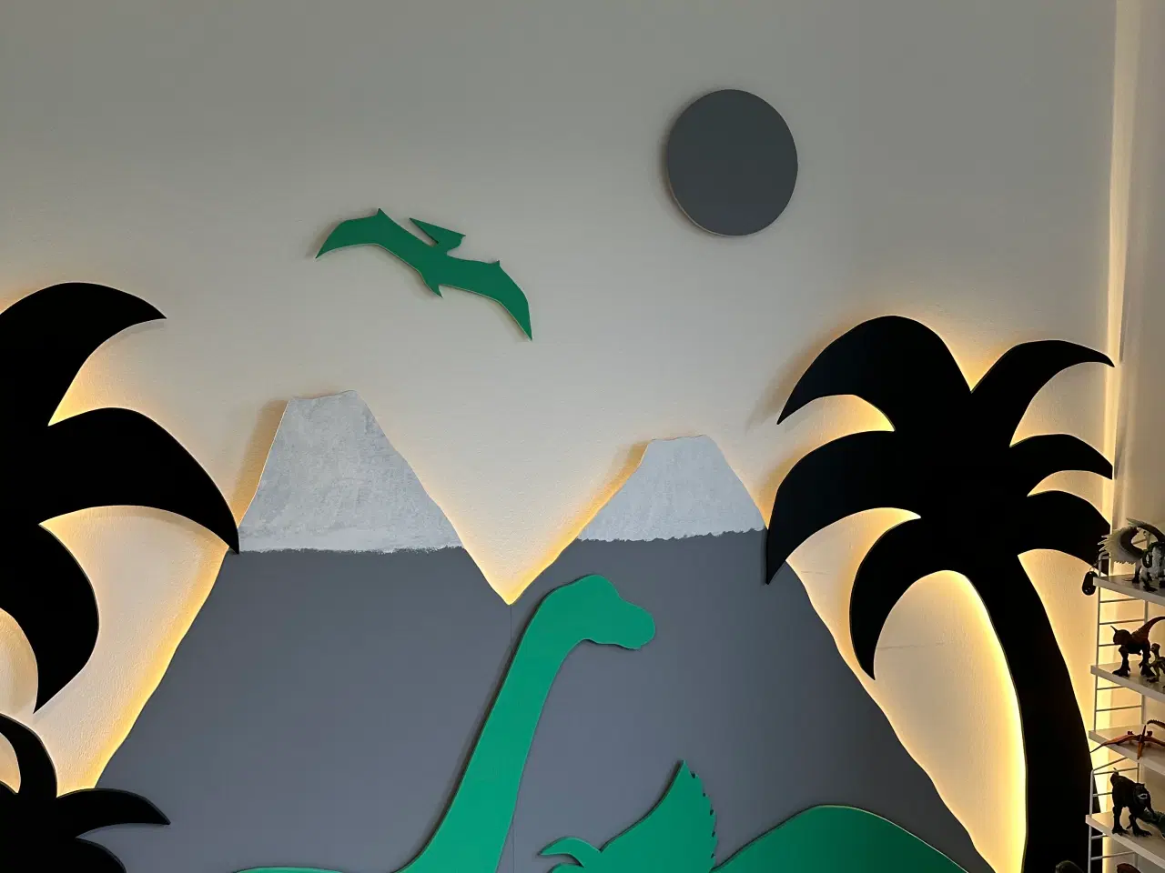 Billede 10 - Dinosaur væg udsmykning med lys - børneværelse