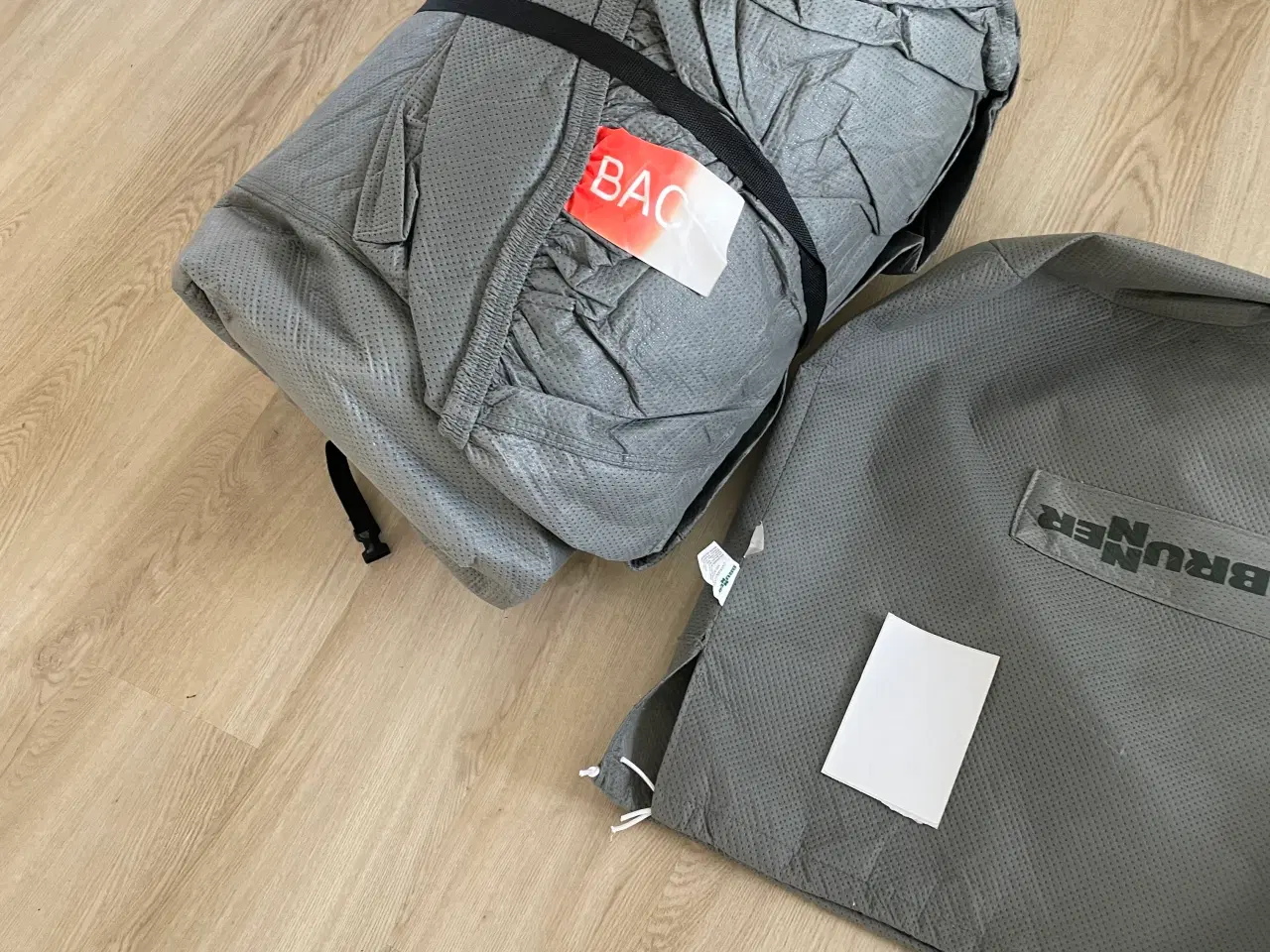 Billede 1 - Cover Brunner campingvogn eller bil