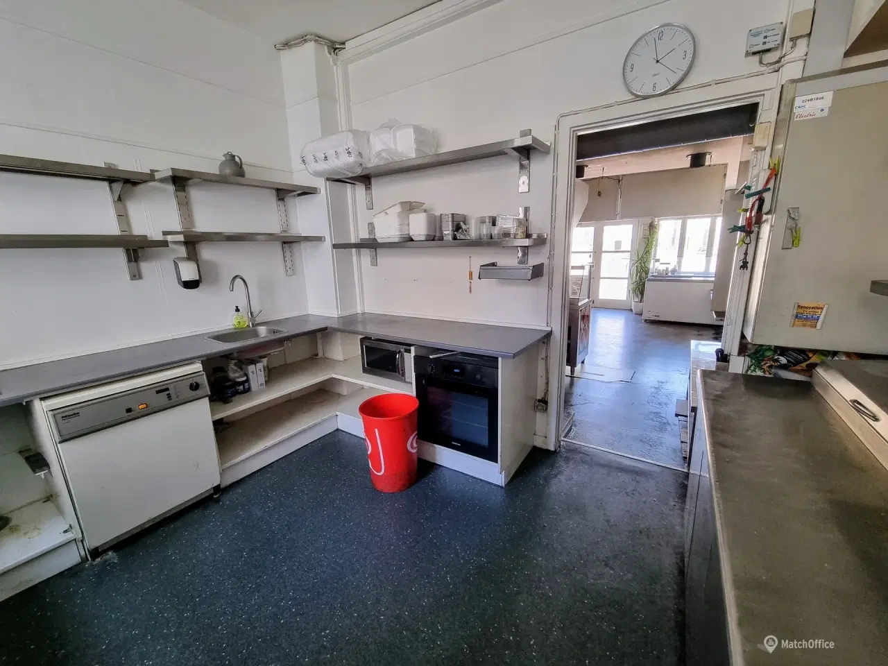 Billede 8 - Butik til grillbar. vaffelbod. iskiosk eller.... - i alt ca. 86 kvm