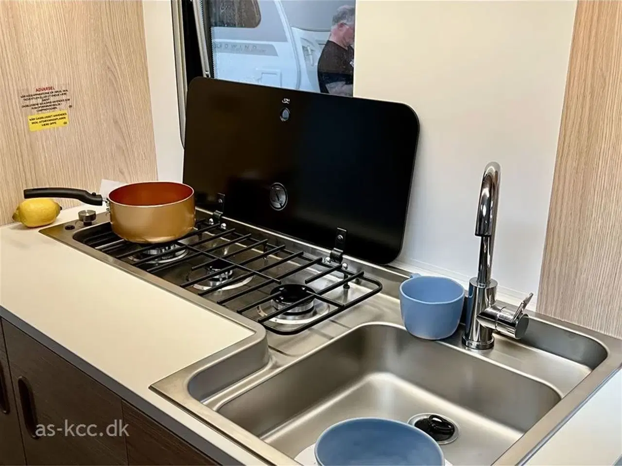 Billede 8 - 2025 - Adria Aviva 492 LU   Adria Aviva 492 LU årg. 2025 med endesiddegruppe og 2 enkeltsenge med udtræk 5 sovepladser og 4 siddepladser