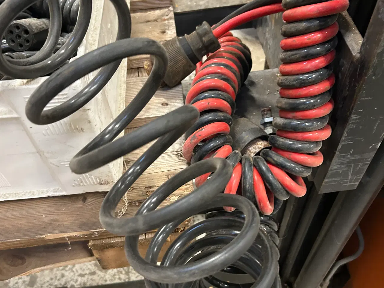 Billede 1 - Reservedele til gardintrailere